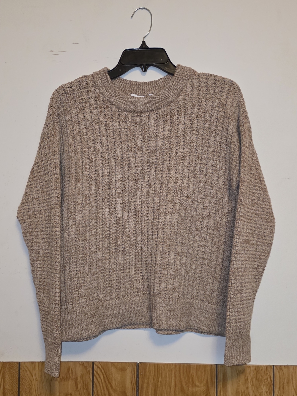 Time and Tru Women's Crewneck Sweater - Taupe